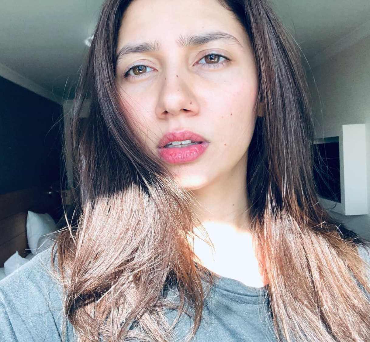 Mahira Khan Selfie 5