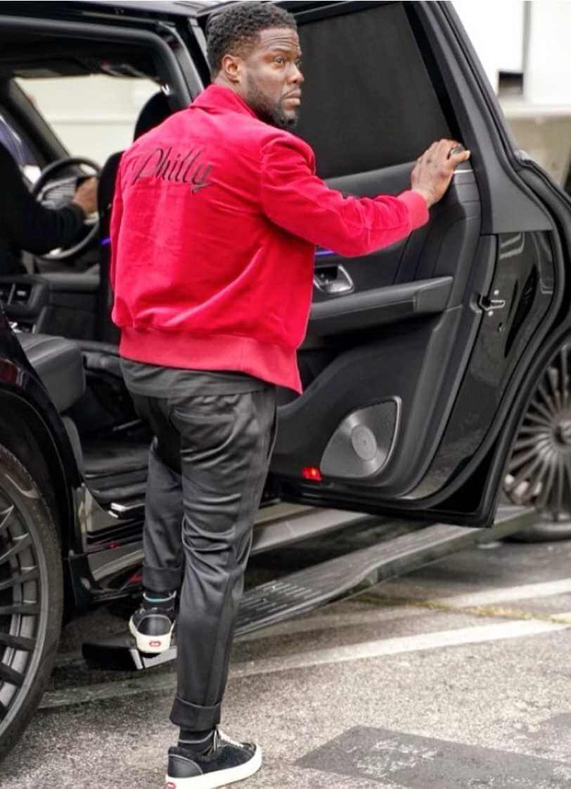 Kevin Hart with car Photo