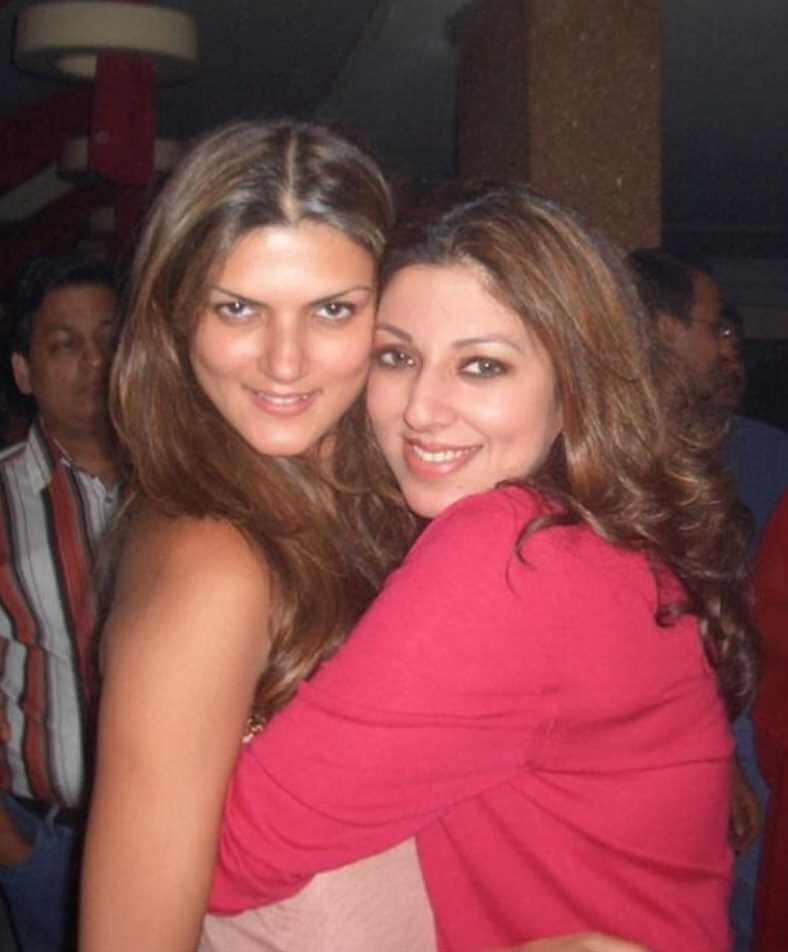 Nandita Mahtani with her sister Photo