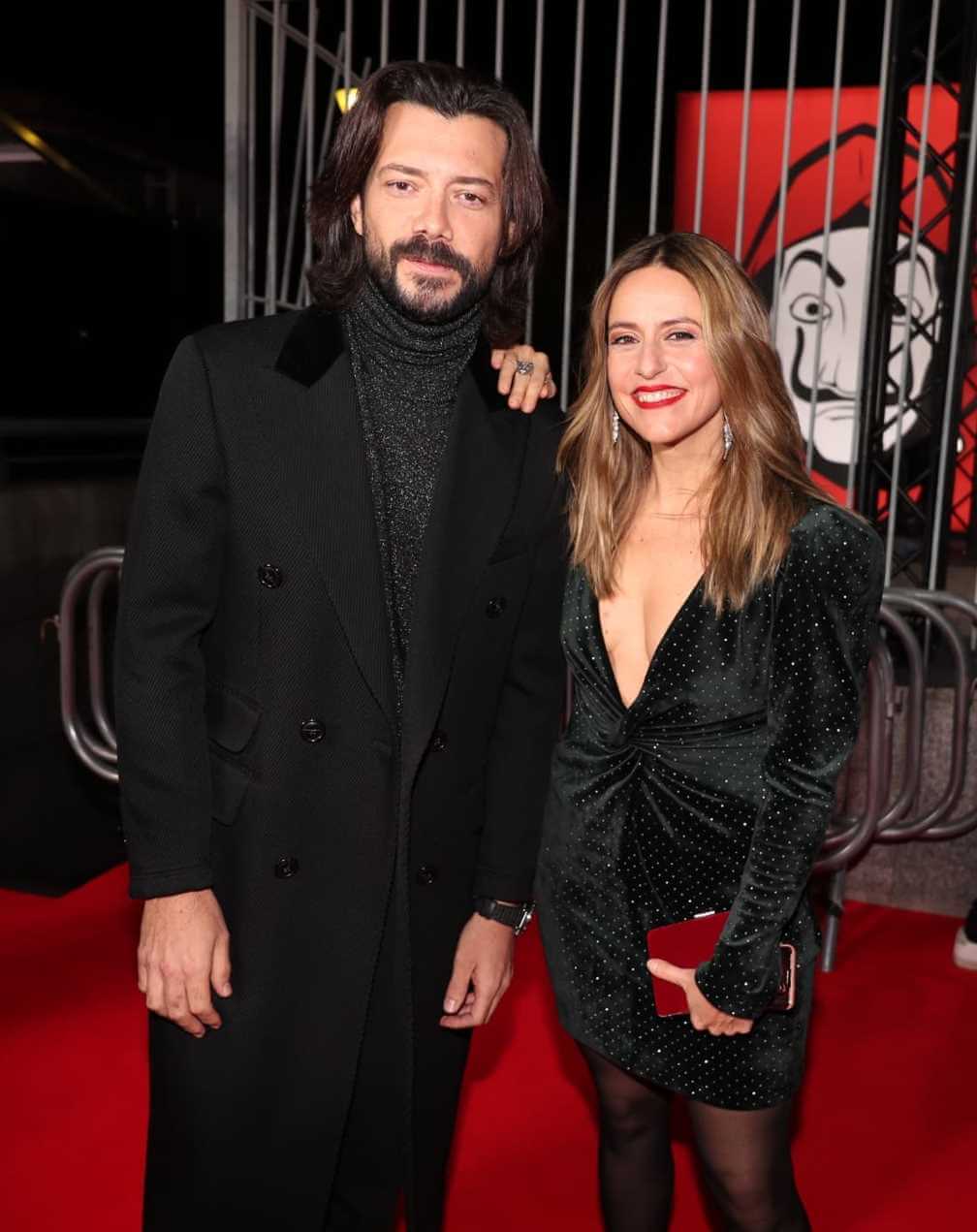 Itziar Ituno with her co-actor picture